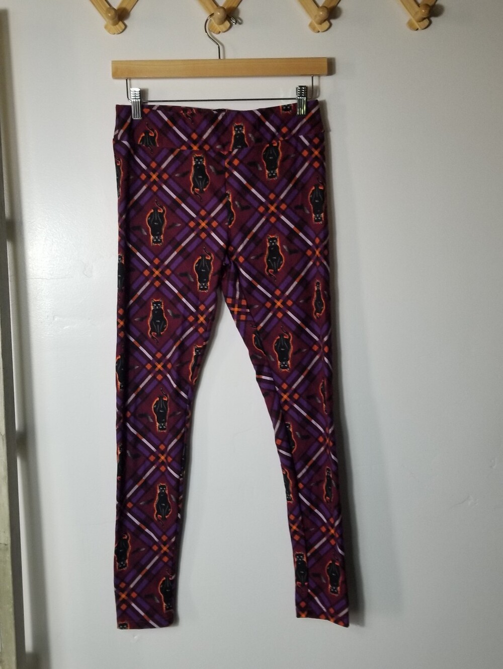 CELEBRATE HALLOWEEN WOMEN'S CAT PRINT LEGGINGS SIZE SMALL